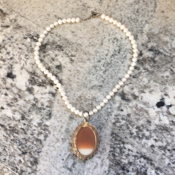 Sterling Silver White Flower Cameo - Picture 5 of 6